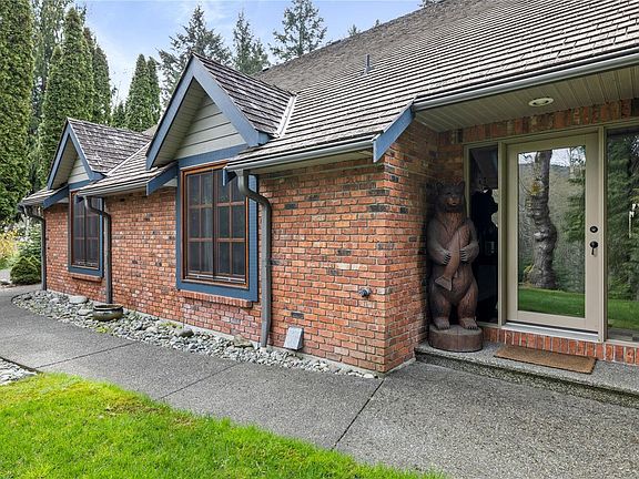 2nd image of 1204 Bazett Rd