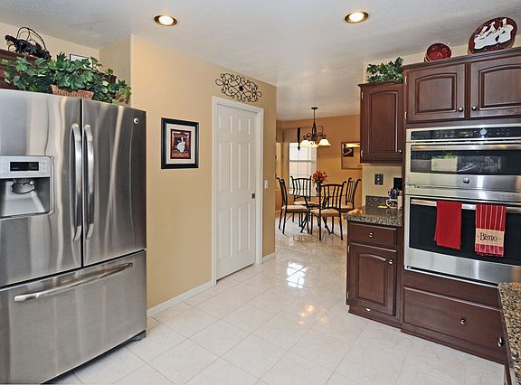 4th image of 9518 E Jadecrest Dr