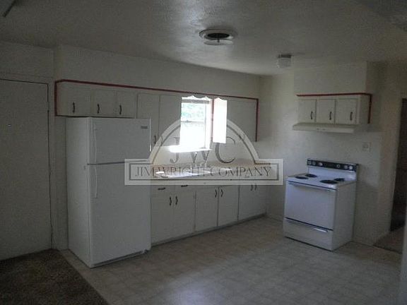 4th image of 2310 Terrace Dr