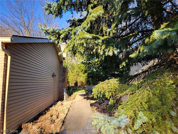 5th image of 6859 Karen Dr