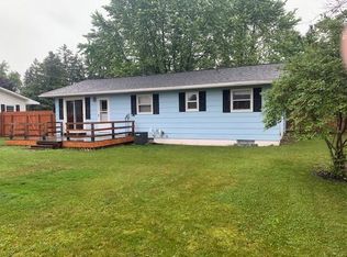 1105 Grant St, Charlevoix, MI 49720