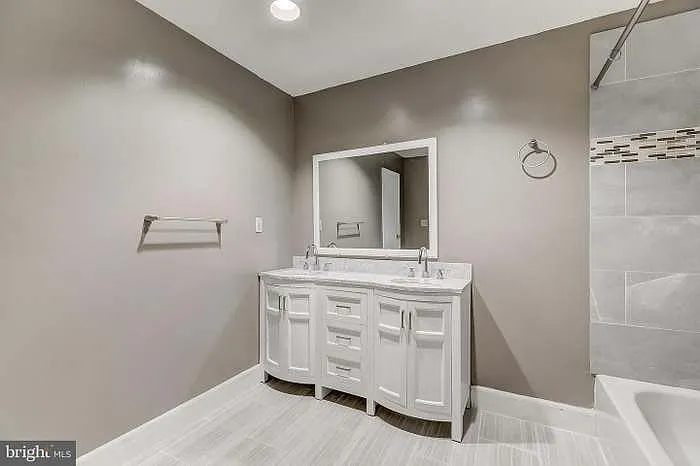 681 Washington Blvd #B — Photo 8