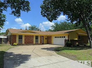 2116 Arthur Dr, Edgecliff Village, TX 76134