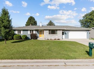 1373 Wedgewood Ln, Neenah, WI 54956