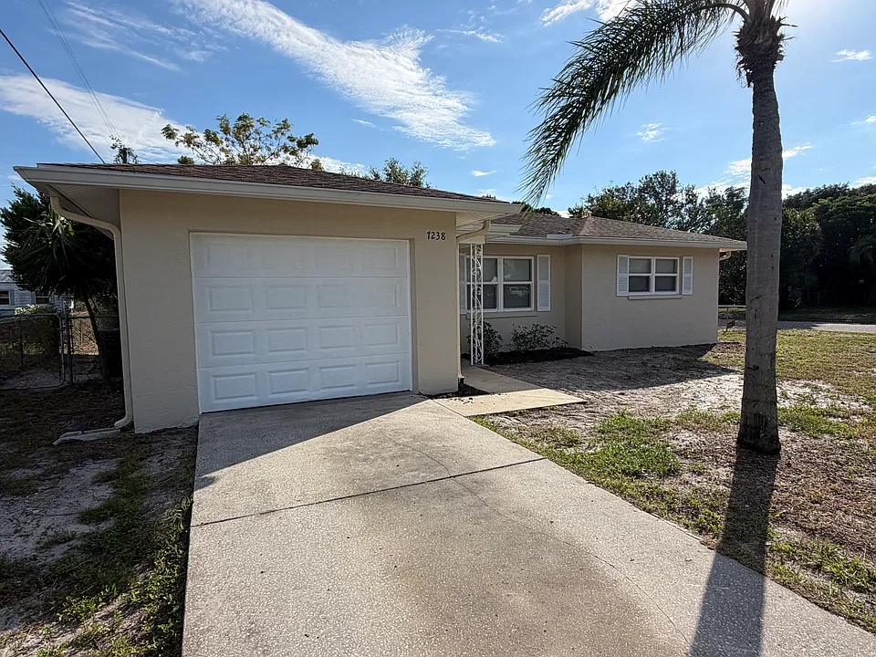 7238 Sea Grape Ave