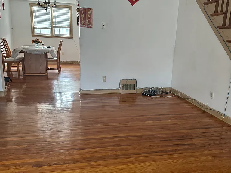 2126 Glenview St — Photo 2