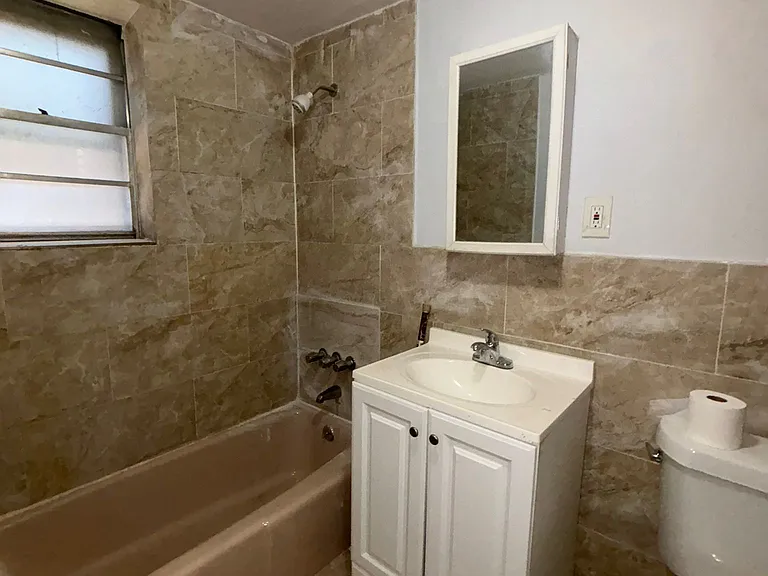 291 Wainwright St #4 — Photo 3