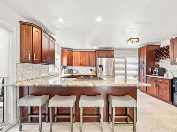 6511 Halifax Dr, Huntington Beach, CA 92647