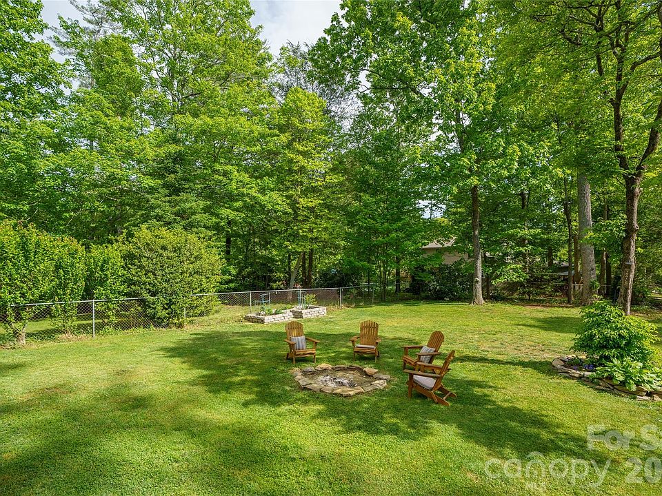 31st image of 19 Chipping Green Dr