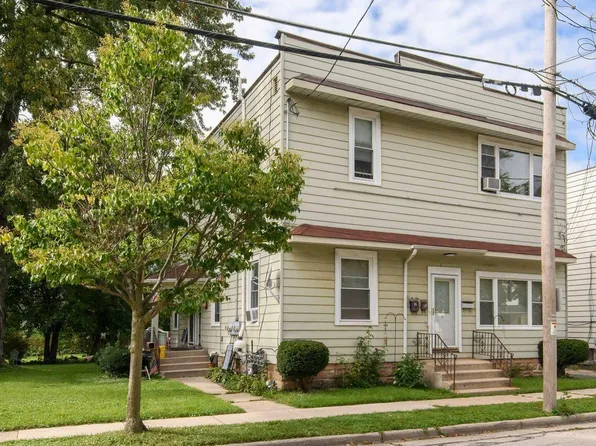 1212 The Strand, Waukesha, WI 53186