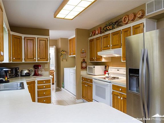5th image of 12474 Lodge Dr