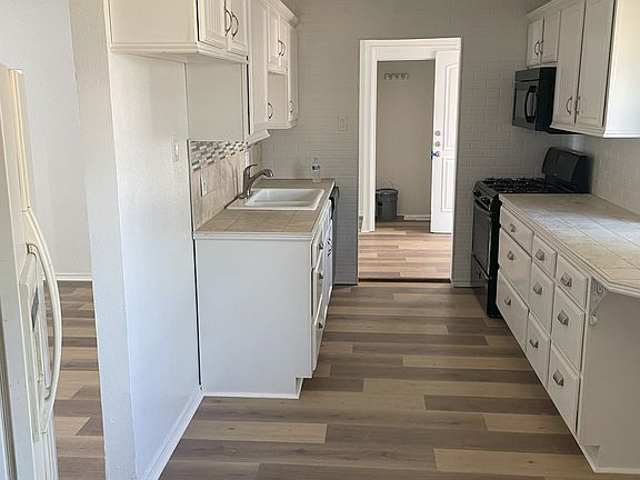 3rd image of 201 Rosewood Hills Dr