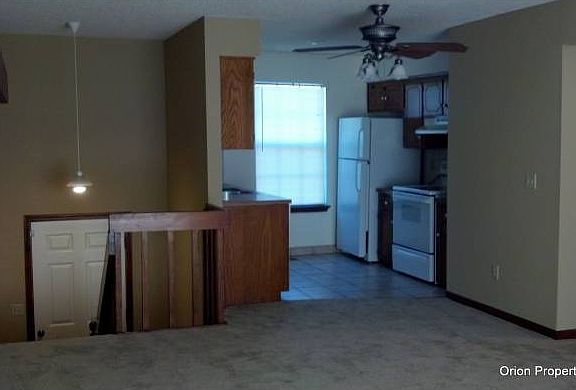 Entry/Kitchen (diff unit)