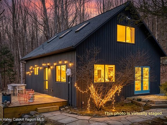 3rd image of 410 Roaring Brook Lane