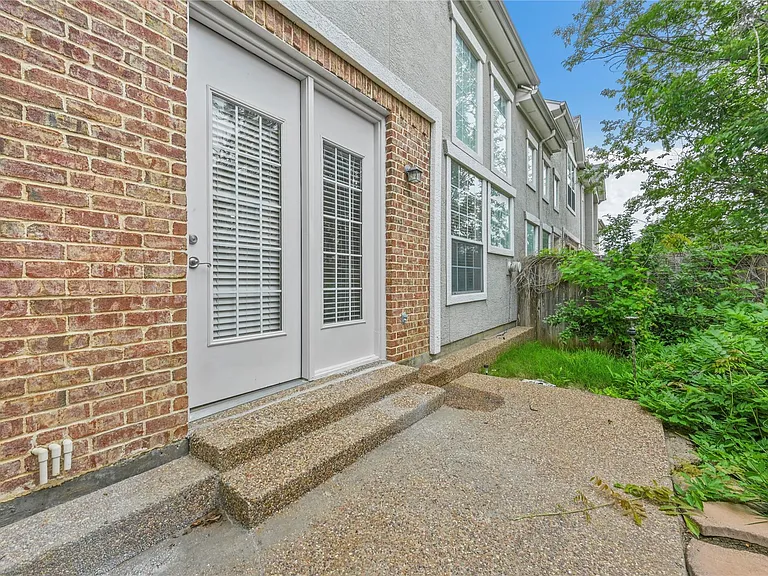 4404 Honfleur Ct — Photo 17