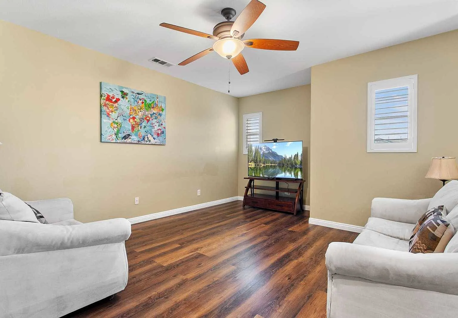5 bed, 3631 sqft, $7,800 — Photo 2