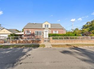 22415 138th Ave, Springfield Gardens, NY 11413