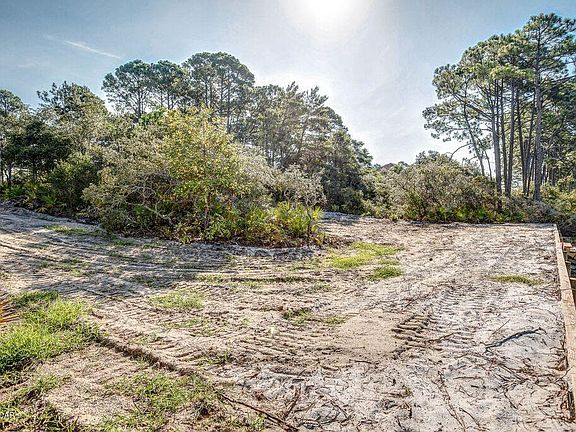 3rd image of 8113 N Lagoon Dr