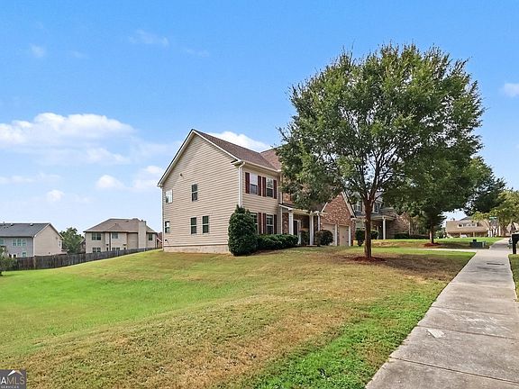 3rd image of 3983 Margaux Dr
