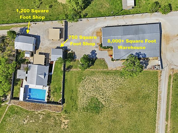 2nd image of 435 Gene Lee Rd