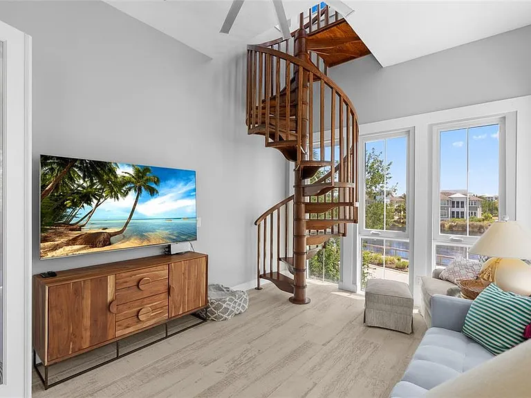 319 Compass Point Dr #201 — Photo 4