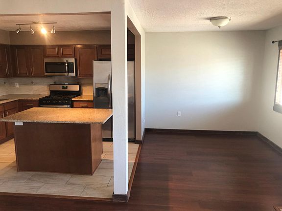 3rd image of 2615 Morningside Dr NE