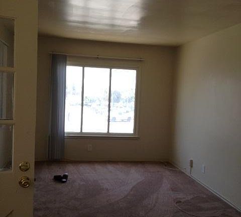 4th image of 219 W Acacia Ave #1/2