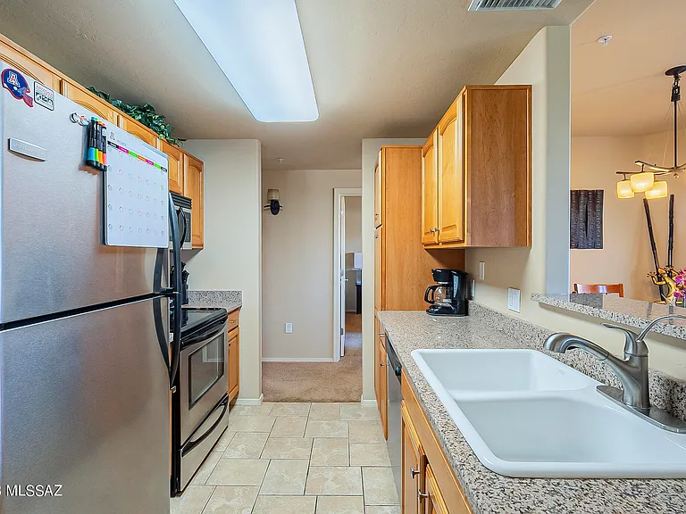 2550 E River Rd #16305 — Photo 10