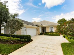 8523 E Garden Oaks Cir, Palm Beach Gardens, FL 33410