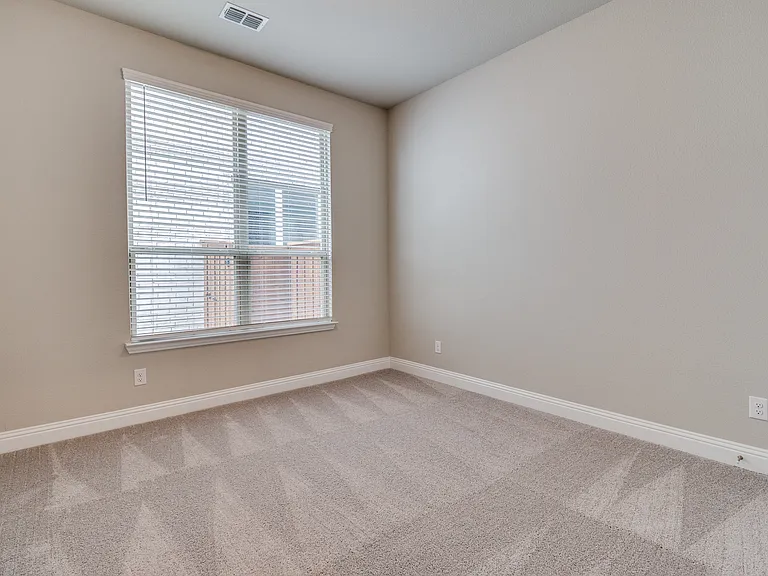1319 Beach Blvd — Photo 15