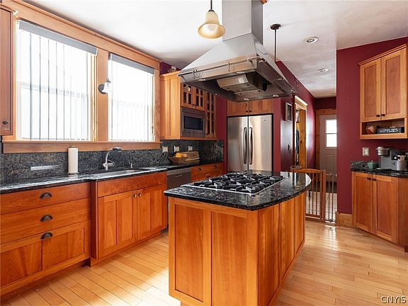 4th image of 117 Thornton Ave