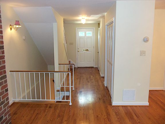 3rd image of 6032 Hardwick Pl