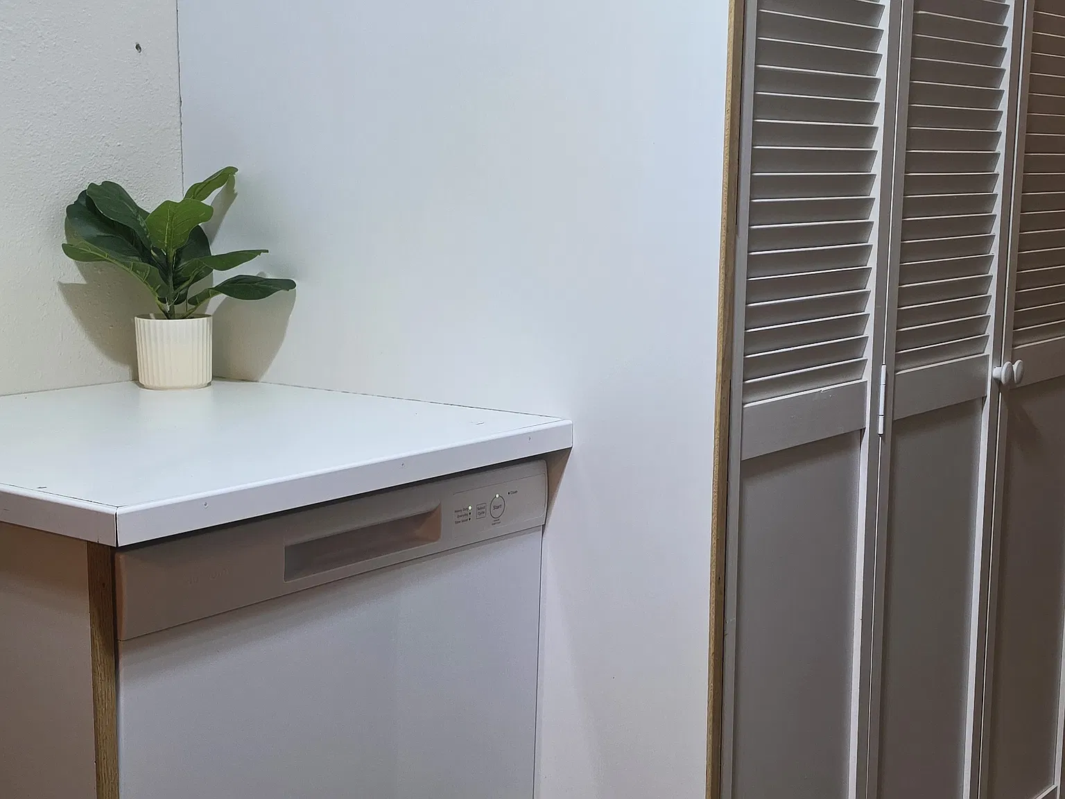 3 bed, 942 sqft, $1,500 — Photo 4