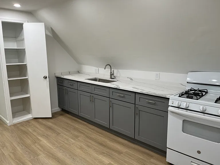 159 Hamilton Ave #3 — Photo 2