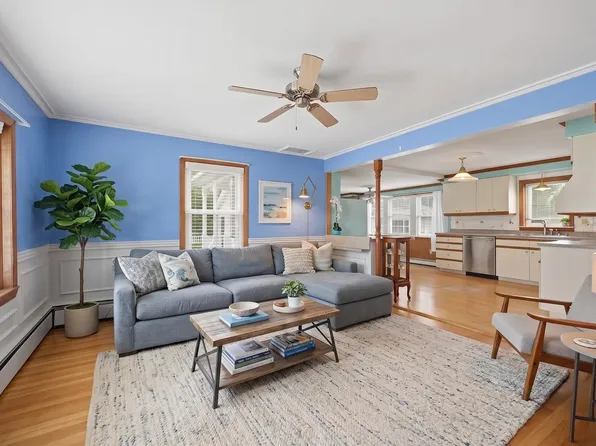 220 Norfolk Street, Manchester, NH 03103