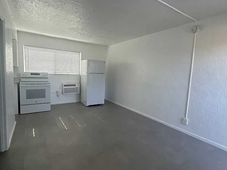620 NW 7th Ave #39 — Photo 7
