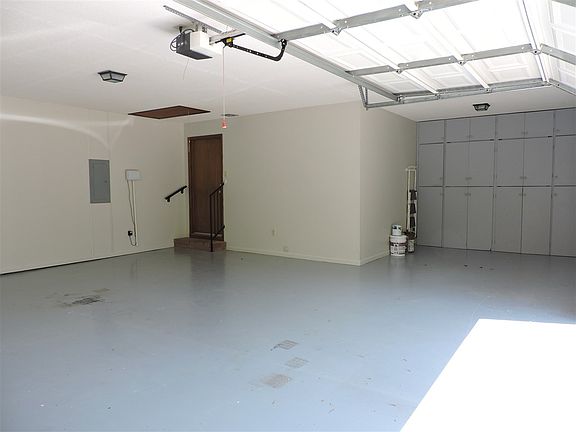 2nd image of 702 Westwood Dr