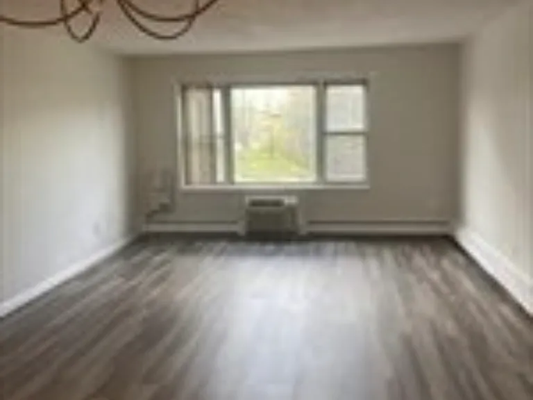 2 Colonial Dr #5 — Photo 5