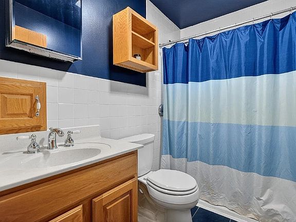 3rd image of 1733 Porter Ave