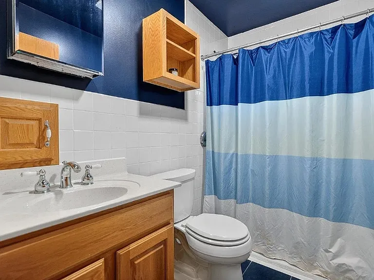1733 Porter Ave — Photo 3