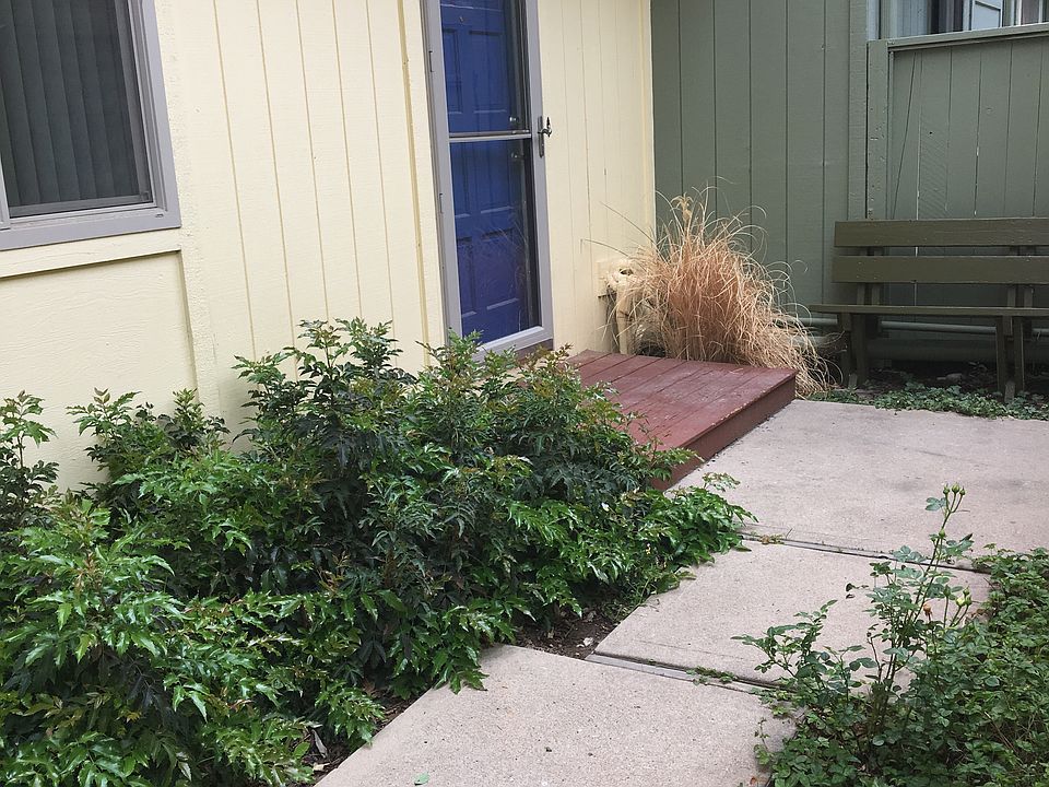 Entry from large 2 car garage