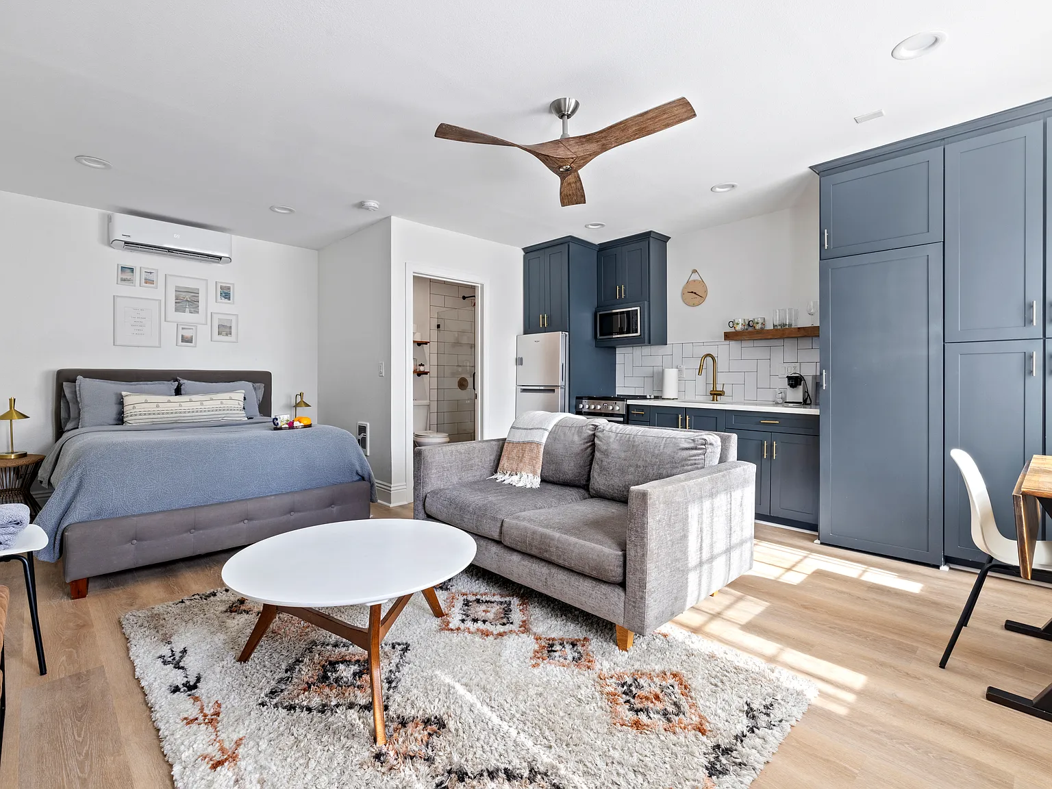 Studio, 400 sqft, $3,000 — Photo 1