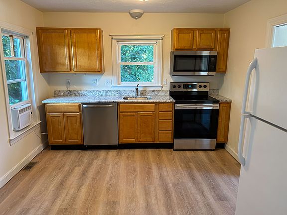 3rd image of 14 Howard Pl