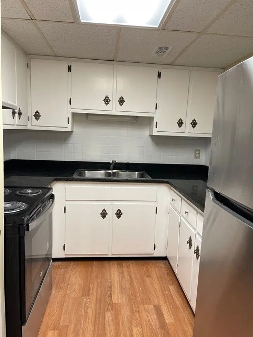 2 bed, 1.0 bath, 850 sqft, $1,200 — Photo 4