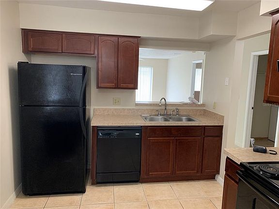 5th image of 11649 Thurston Way #5