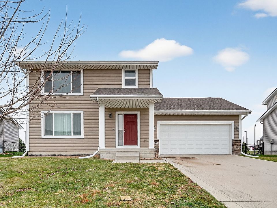 1st image of 124 Aspen Dr NE