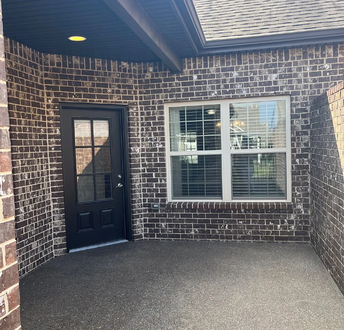 3 bed, 3.0 bath, 1890 sqft, $2,500 — Photo 3
