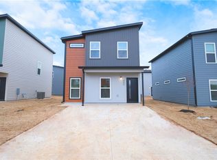 900 Tennessee Ave, Bentonville, AR 72713
