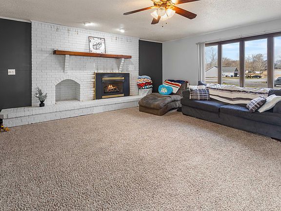 3rd image of 16391 Old Creal Springs Rd