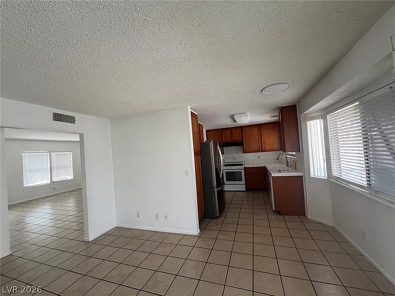 4348 Apex Dr — Photo 7